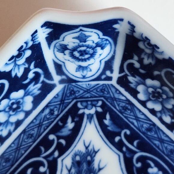 Vintage 1980s Japanese-Style Porcelain Peacock Dish – Collectible Blue & White - Picture 6 of 9